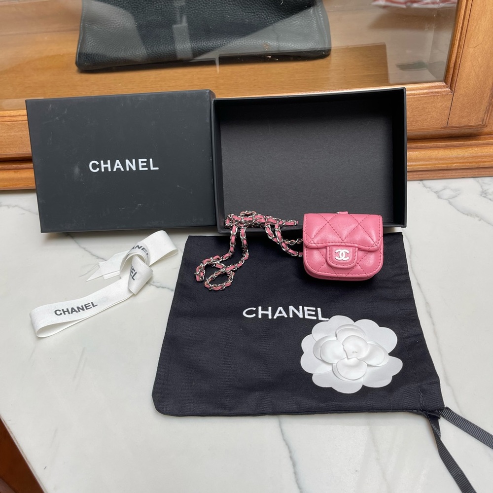 Chanel airport pro case pinks used good condition gift my ex